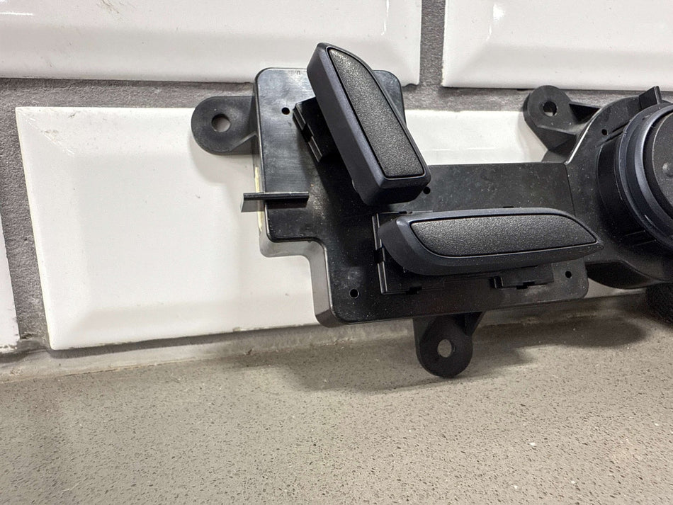 Seat Switch, 2017, Tesla, X