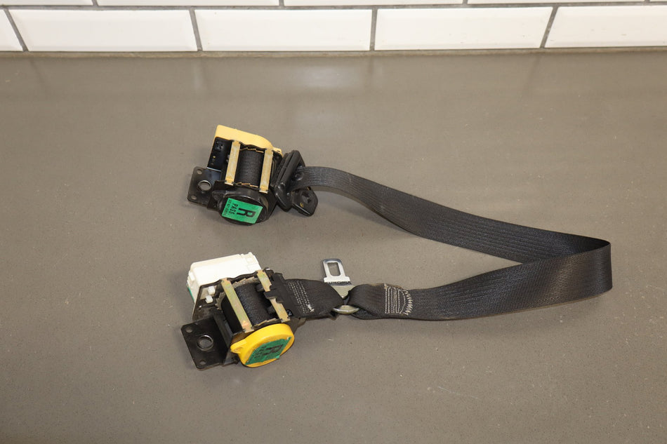 2000-2002 Chevrolet Corvette C5 Coupe Passenger RH Seat Belt 88895173 OEM