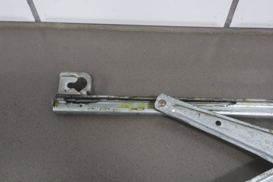 1993-1997 Honda Civic del Sol EH eh6- Left Front Door Regulator