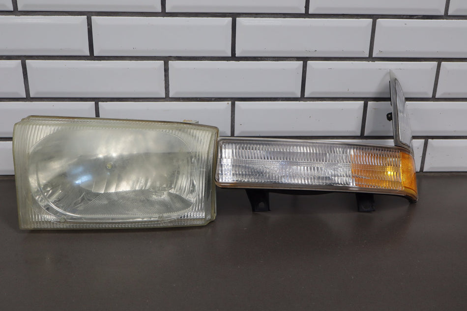01-04 Ford F250 F350 Super Duty Left Headlight 2C3Z13008AB