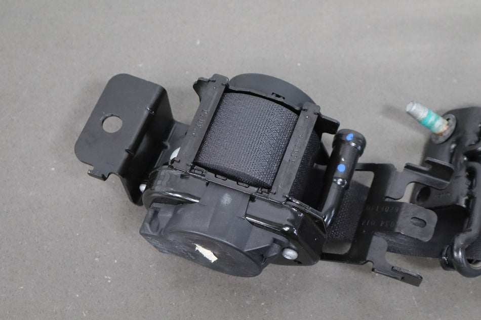 11-14 Dodge Challenger RH Front Seat Belt