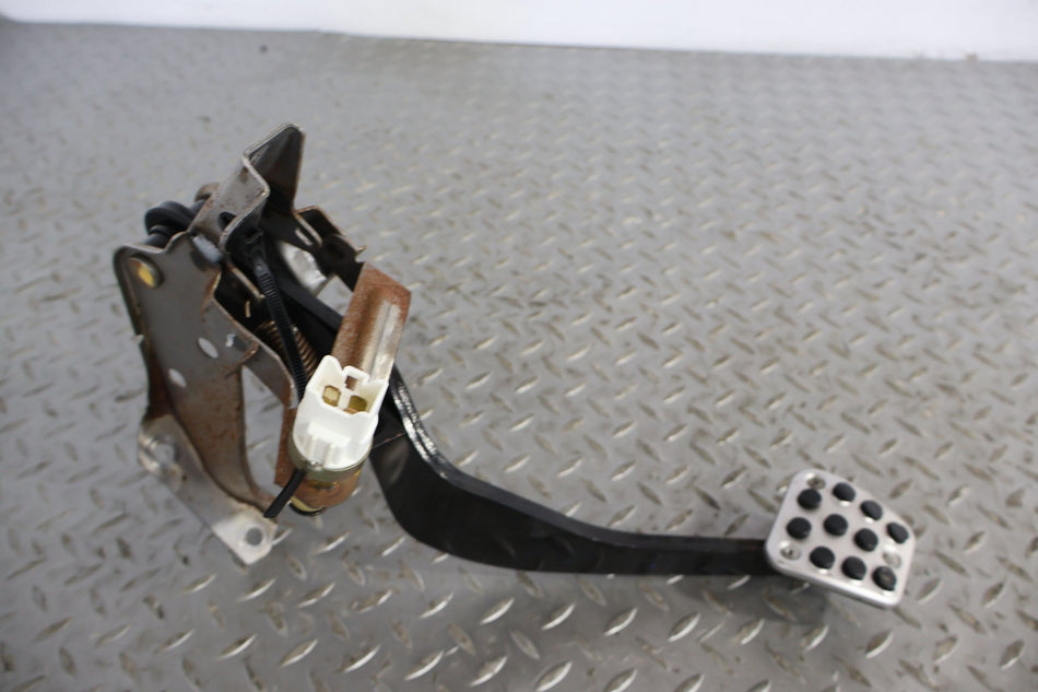 00-09 Honda S2000 Brake Clutch Pedal Assembly