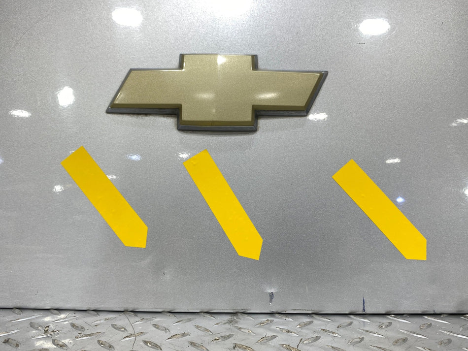 03-06 Chevy SSR Decklid (Tarnished Silver)