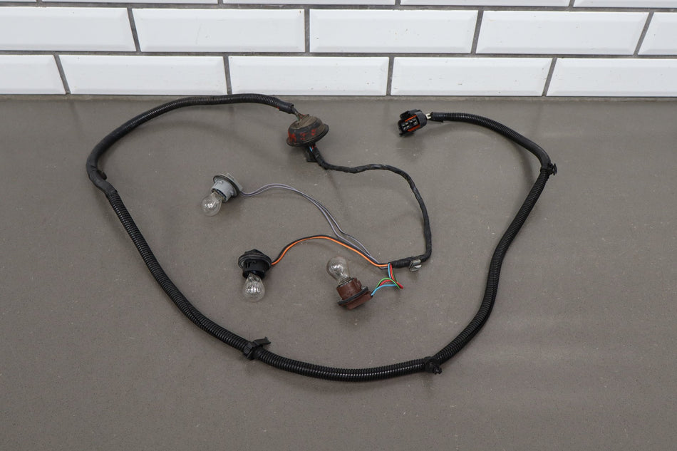 2003-2007 Hummer H2 - Left Driver Taillight Wiring Harness 12335954
