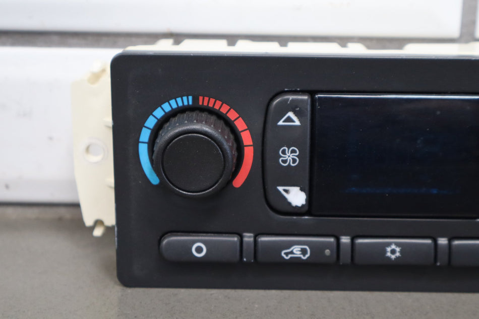 2003-2004 Hummer H2 - Climate Control 15832311