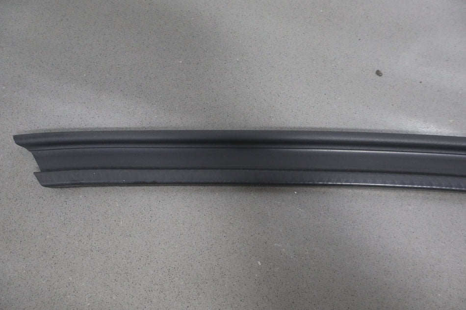 2003-2009 Hummer H2-Driver Quarter Panel to Door Seal Misc 1