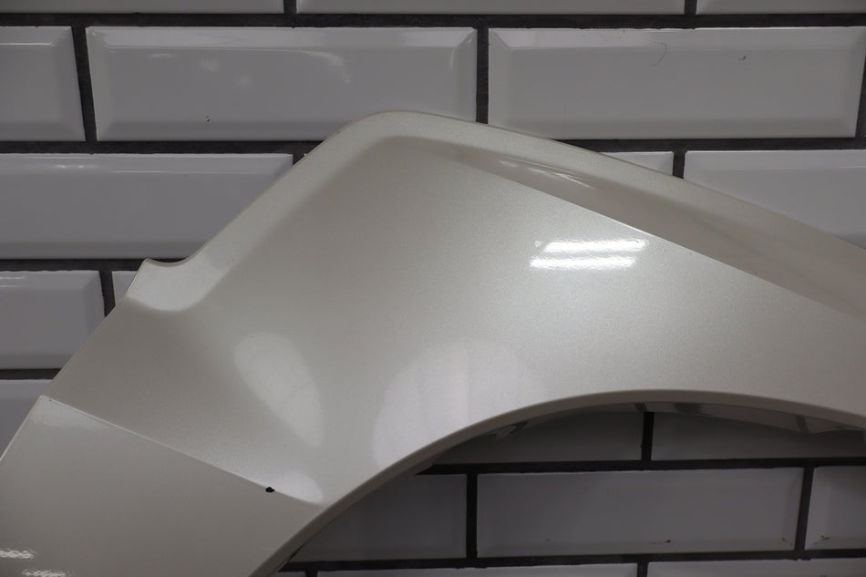 2006 Cadillac Escalade- Right Front Guard Moulding