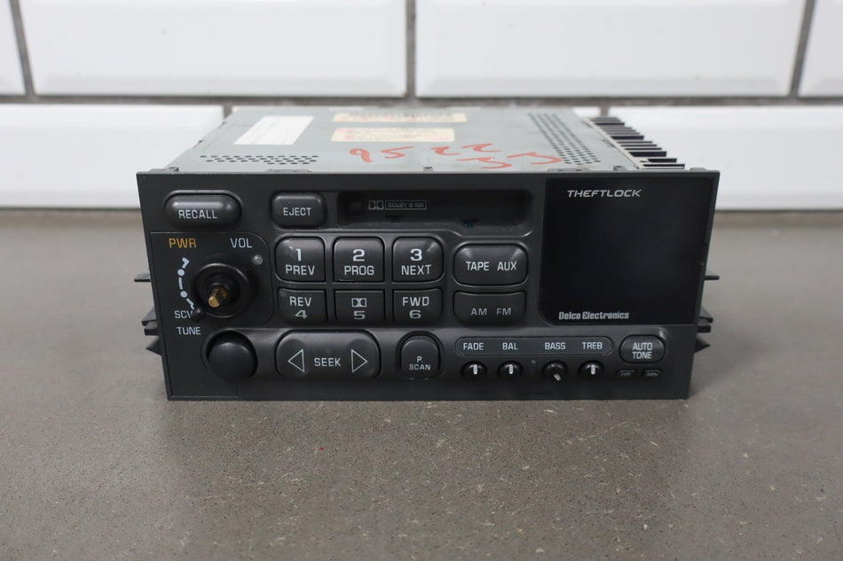 1997 GMC Savana Radio 16194445 OEM
