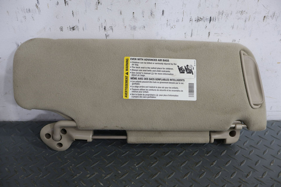 00-06 Chevy Tahoe Sun Visor Pair (Gray)
