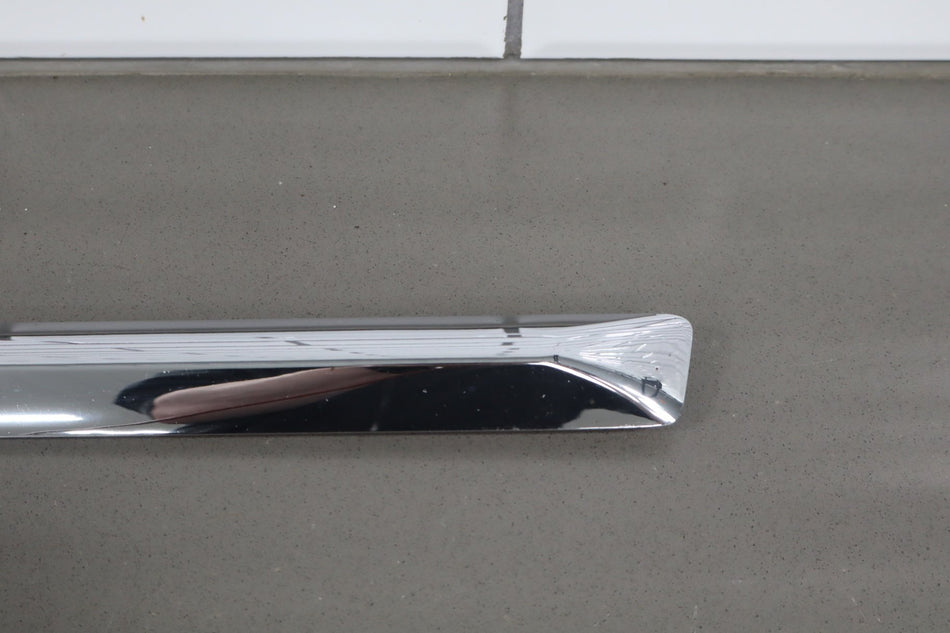 2009 Cadillac Escalade ESV Right Front Door Molding OEM