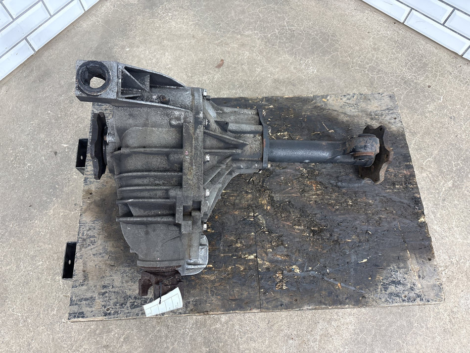 03-06 Hummer H2 4X4 Front Axle Differential Carrier 4.10 Assembly 25819234