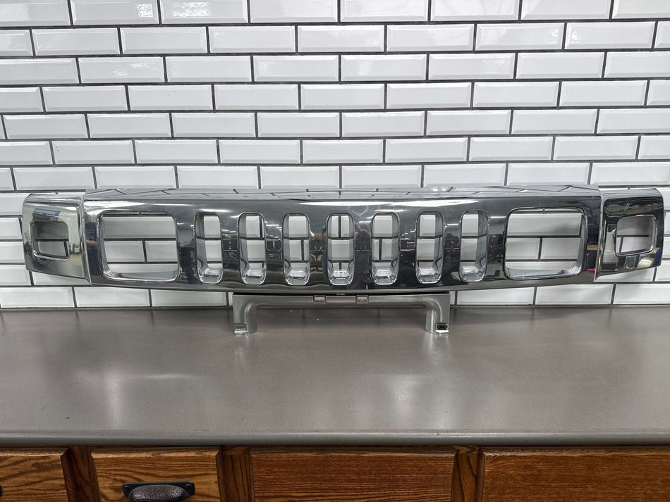 2004-2007 Hummer H2 Main Chrome Radiator Grille 15777617