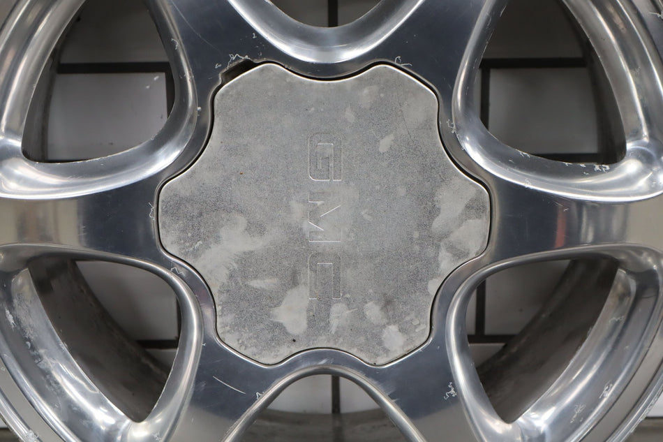 2002 GMC Yukon Wheel OEM
