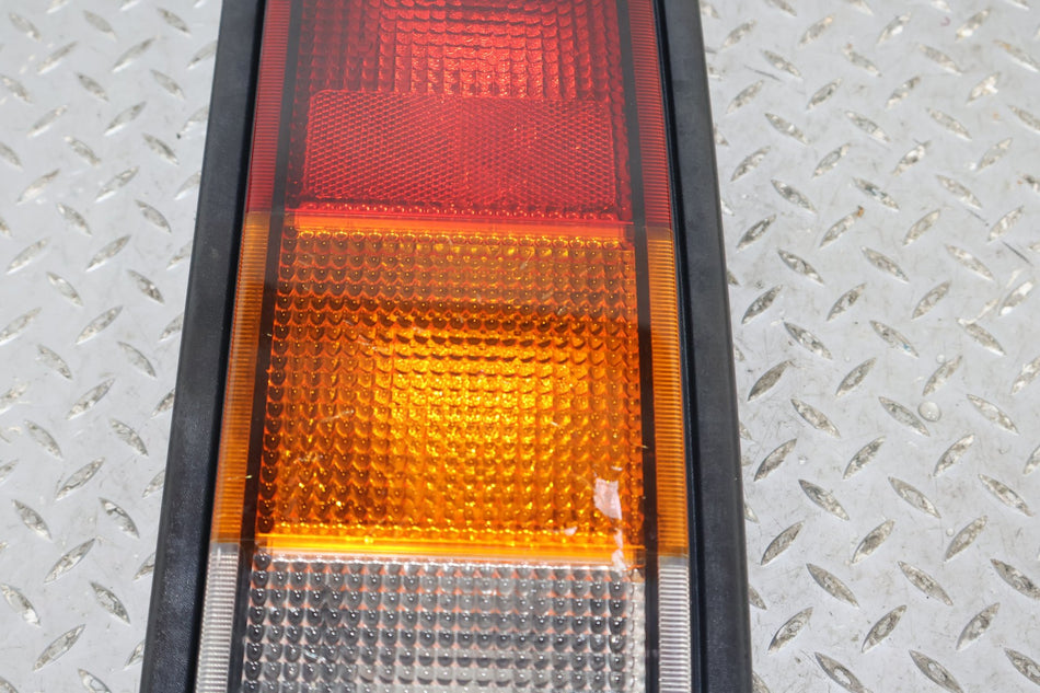 03-09 Hummer H2 Right Tail Light 15193459