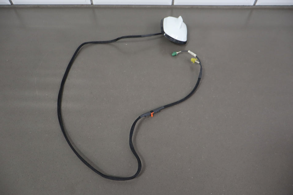 2005 Chevrolet Corvette C6- Antenna