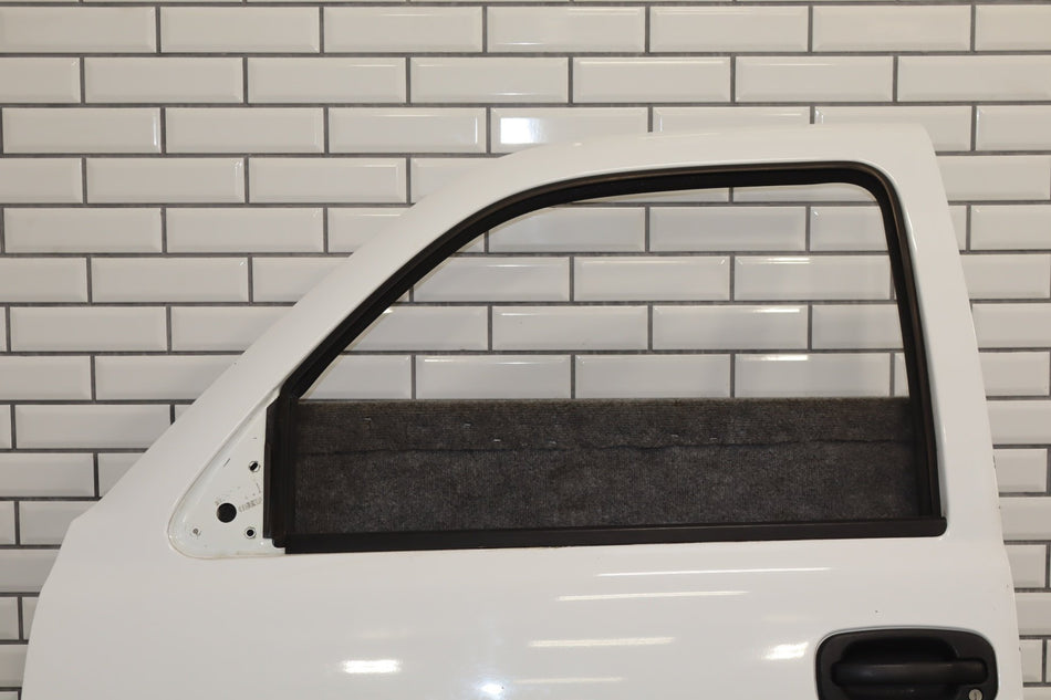 99-07 Chevy GMC Truck SUV GMT800 Left Front Door Olympic White 50