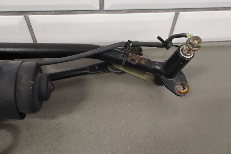 2000 Chrysler Prowler- Wiper Linkage