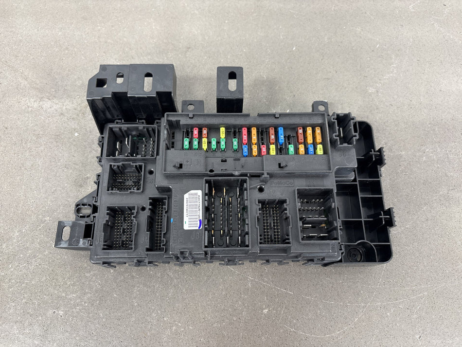2018-2023 Ford Mustang GT Body Control Module BCM Fuse Box LR3T-15604-AAAK