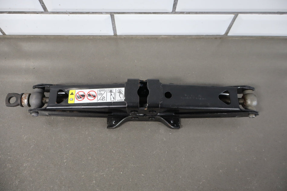 2018 Ram 1500 Jack OEM