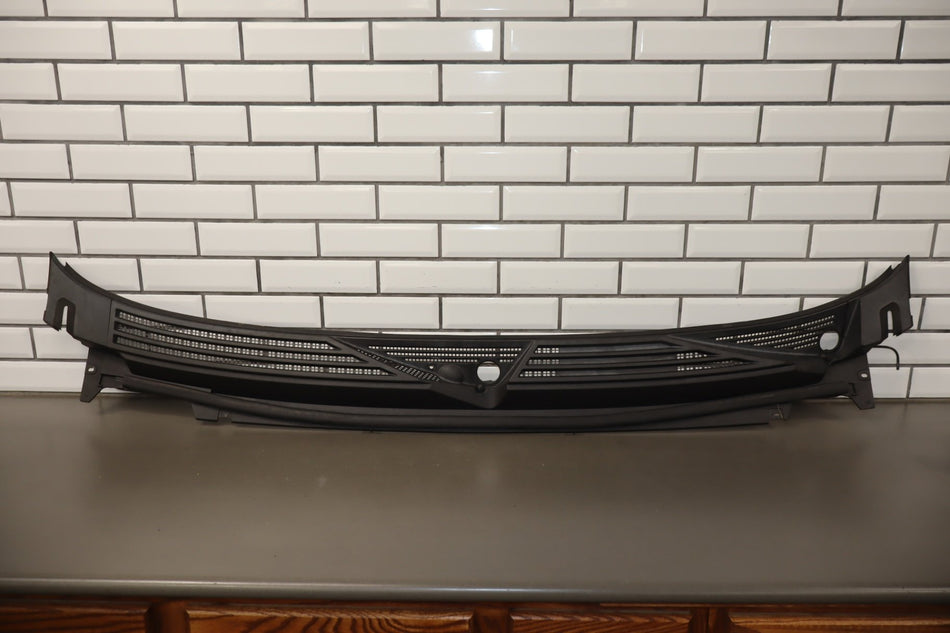 2009 Cadillac Escalade ESV Cowl Vent Panel OEM