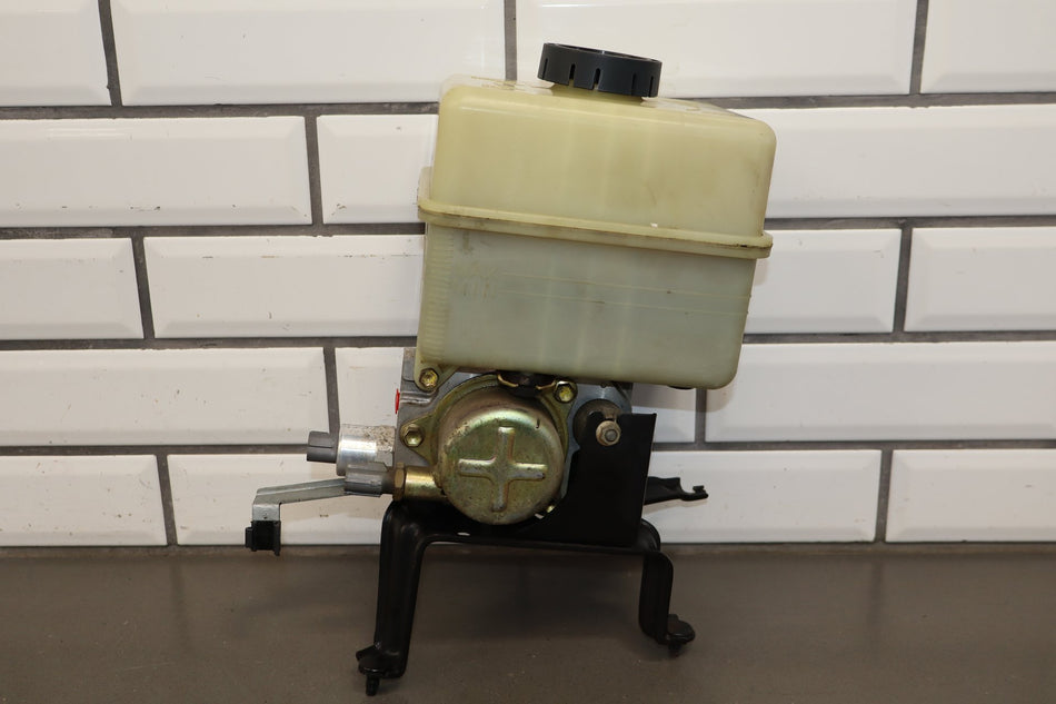 1998-2002 Lexus LX470 (J100) AHC Suspension Height Control Pump w/ Reservoir