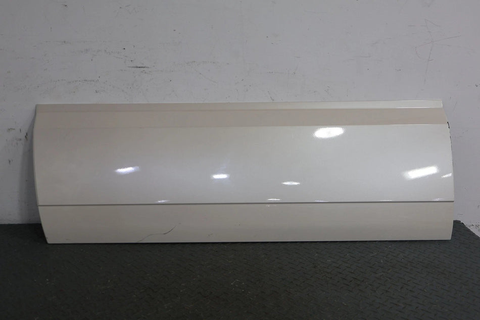 03-06 Cadillac Escalade Left Front Door Molding (White Diamond)
