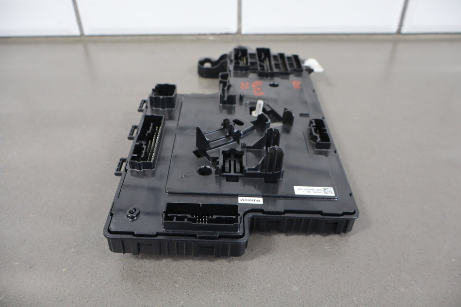 2019 Tesla Model 3 Chassis Computer 1100340-90-h OEM