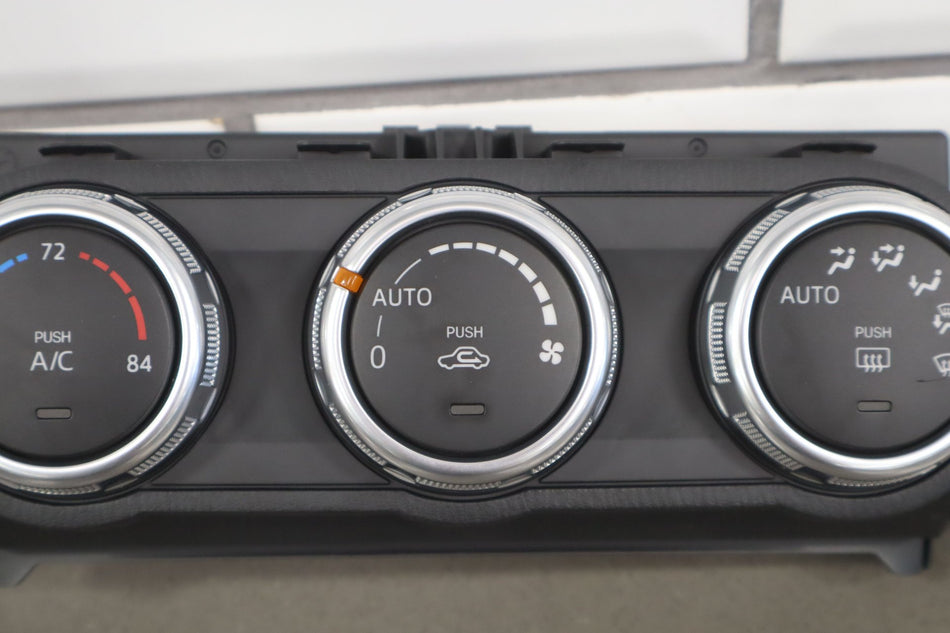 2017 Fiat 124 Spider Heater/AC Controls OEM