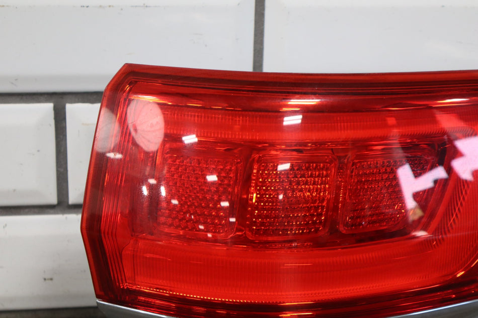 2014 Jeep Grand Cherokee Right Tail Light OEM