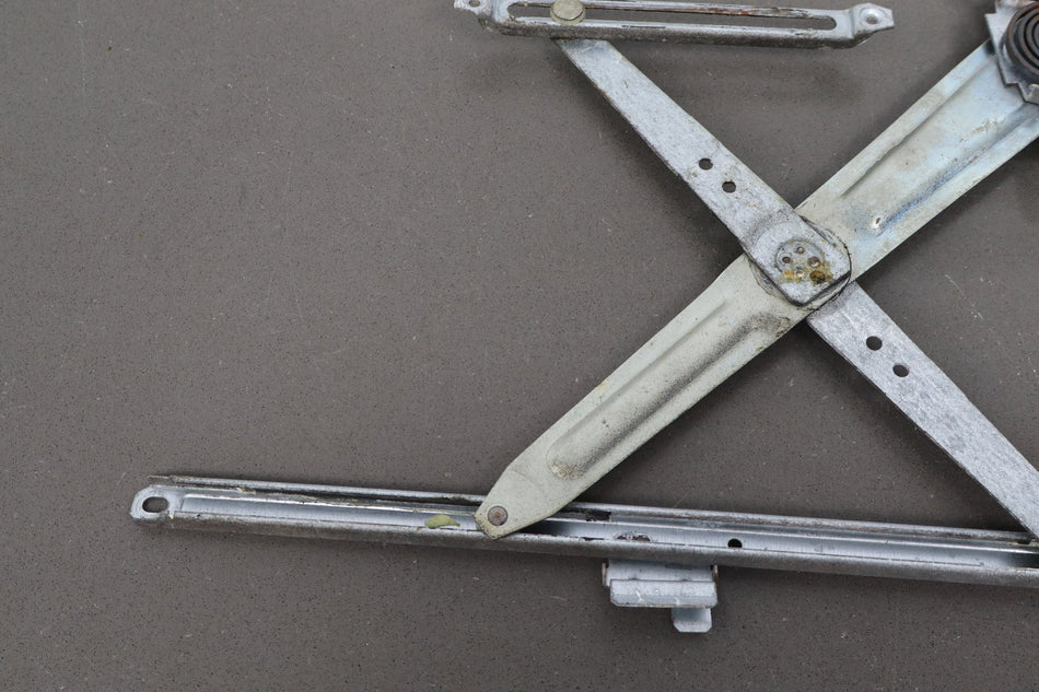 1991-1998 Toyota Land Cruiser Right Front Door Regulator 6980160010 OEM