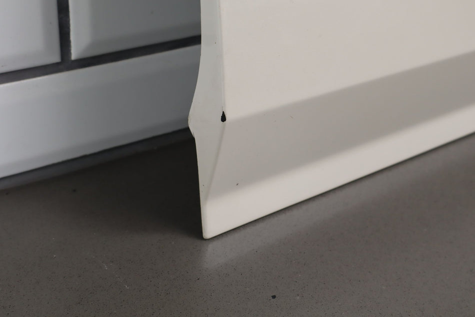 2005 Cadillac Escalade- FRONT DOOR MOULDING