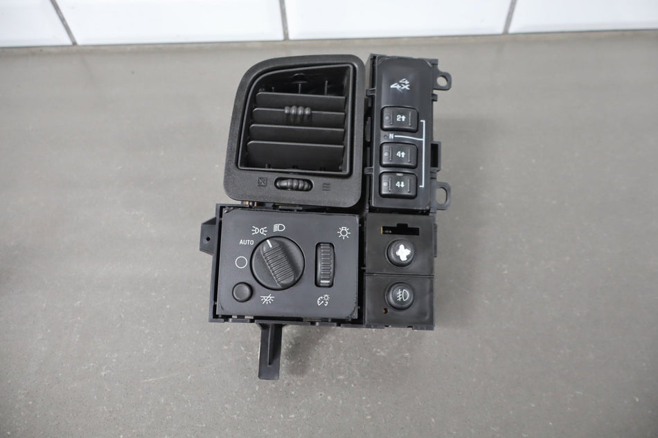 2004 Chevrolet Silverado 2500 GMT800- Headlight Switch