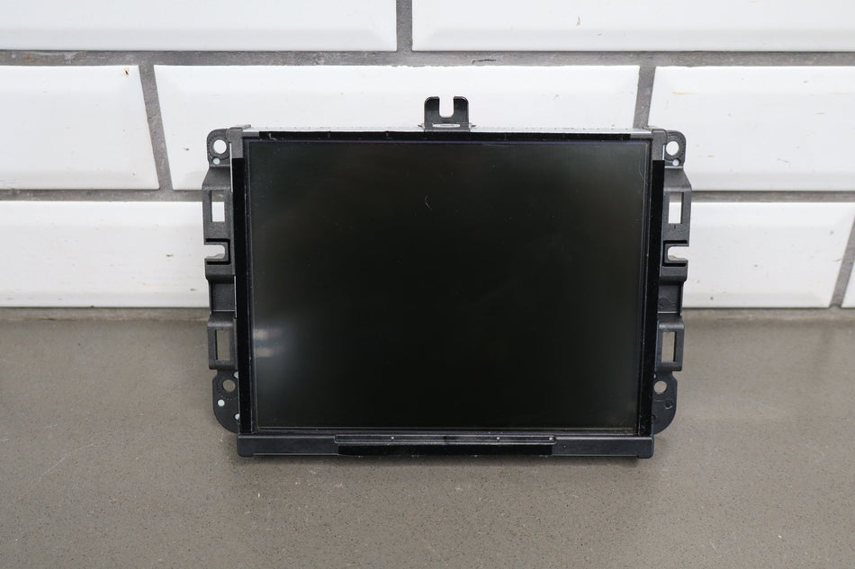 2014-17 Jeep Grand Cherokee SRT Uconnect 8.4 RA4 Nav Radio
