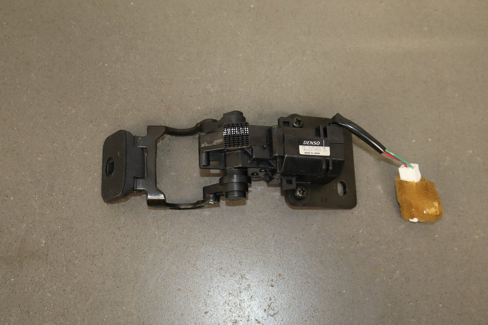 1998-2002 Toyota Land Cruiser Right Passenger Power Quarter Window Latch OEM