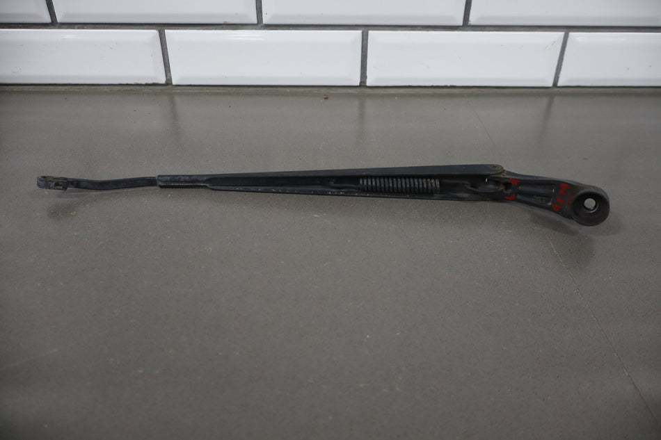 1998-2007 Toyota Land Cruiser Lexus LX470 Wiper Arm Pair
