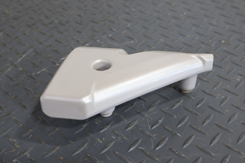 02-06 Cadillac Escalade EXT Bed Corner Tie Down Pair (White Diamond)