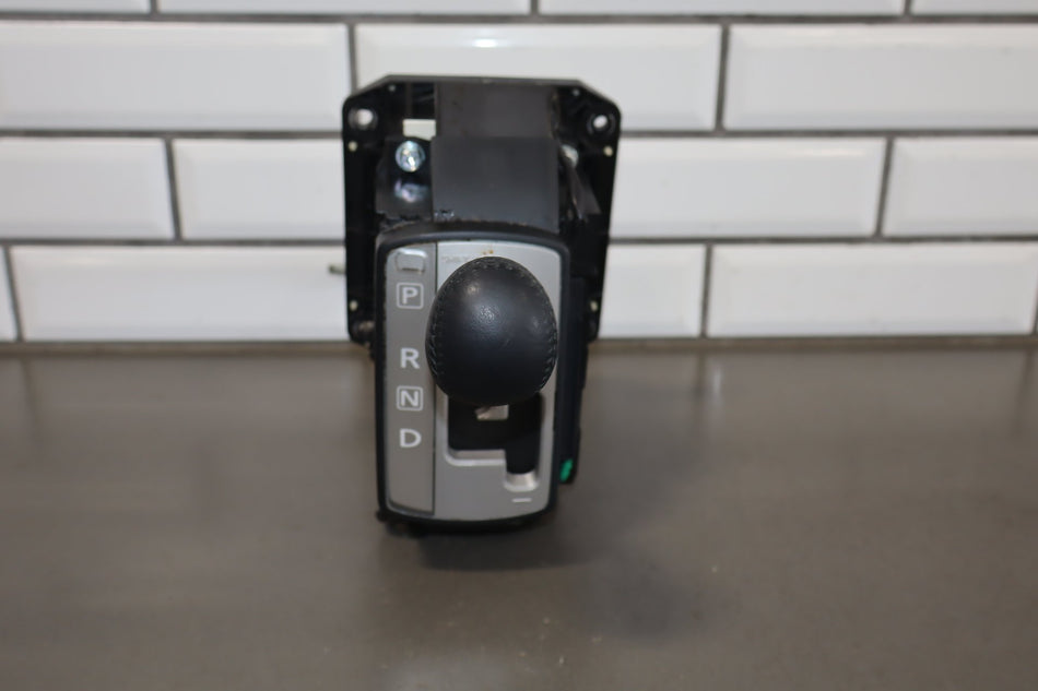 2002-2004 Infiniti M45 Floor Shifter OEM
