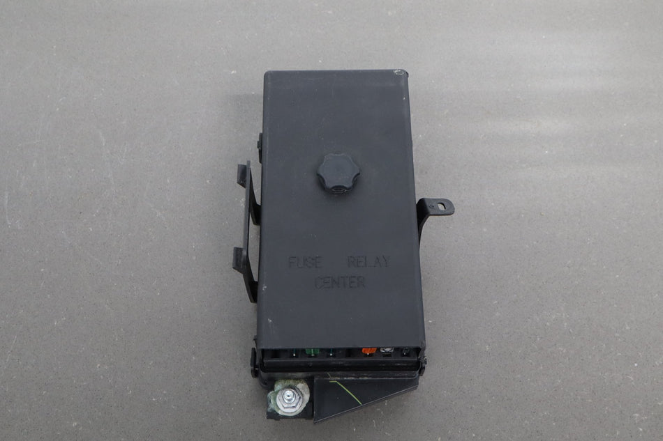 1999-2004 Chevrolet Corvette C5 Interior Fuse Box 12193792