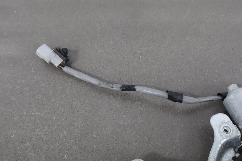 1998-2007 Lexus LX470 Right Rear Door Regulator 6980360060 OEM