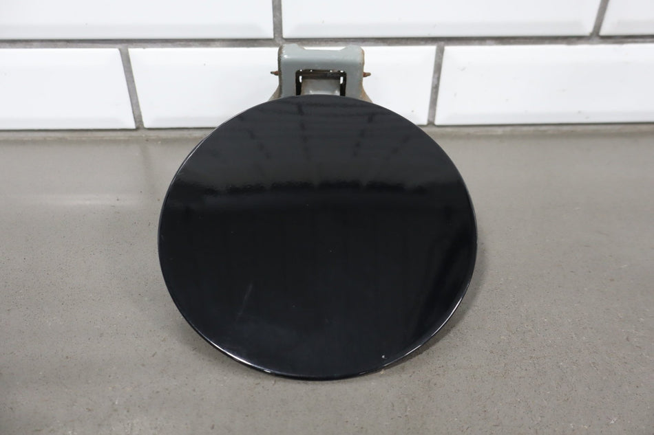 2009 Cadillac Escalade ESV Fuel Filler Door Black Raven 41