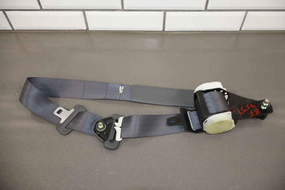 1999 Isuzu Trooper Limited Right Front Seat Belt