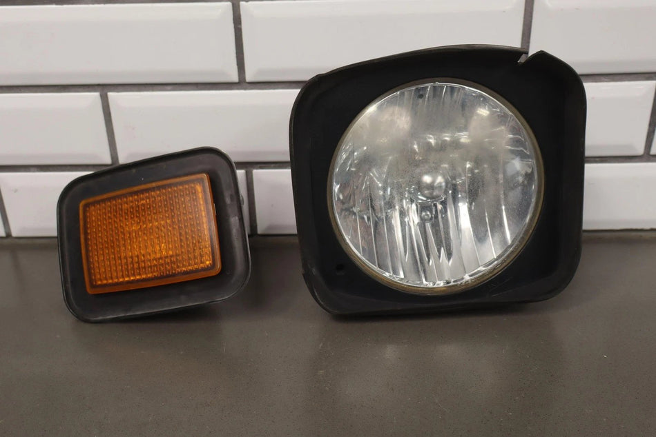 2003-2009 Hummer H2 Right Headlamp W/ Amber Marker 15269179