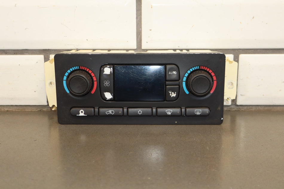 2003-2004 Hummer H2 - Climate Control 15832311