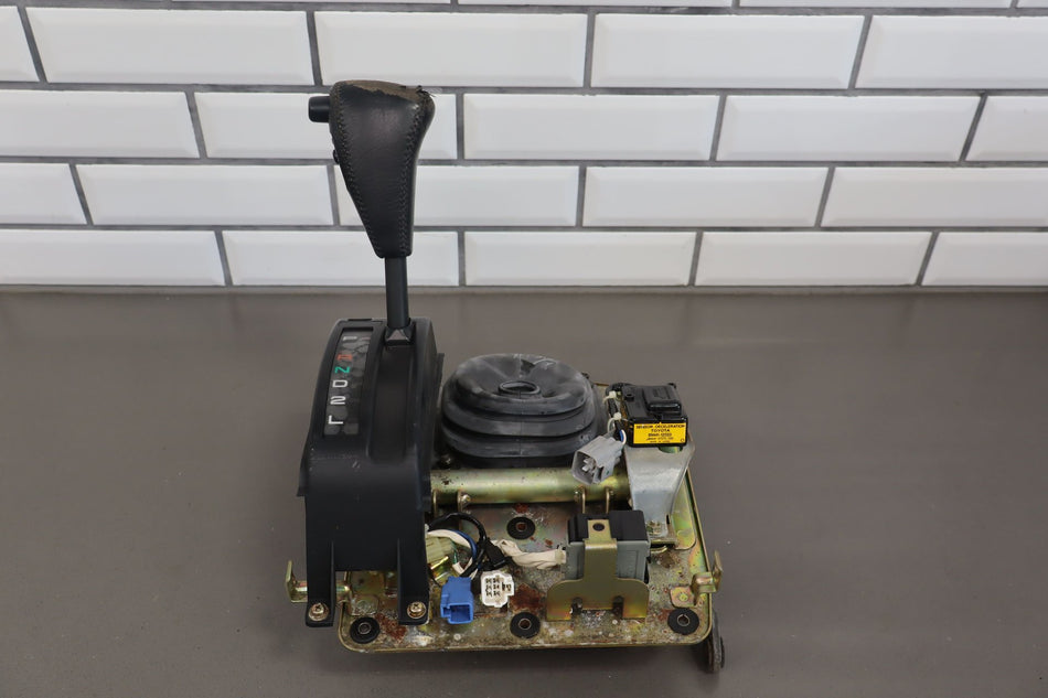 1996 Lexus LX450 Floor Shifter OEM