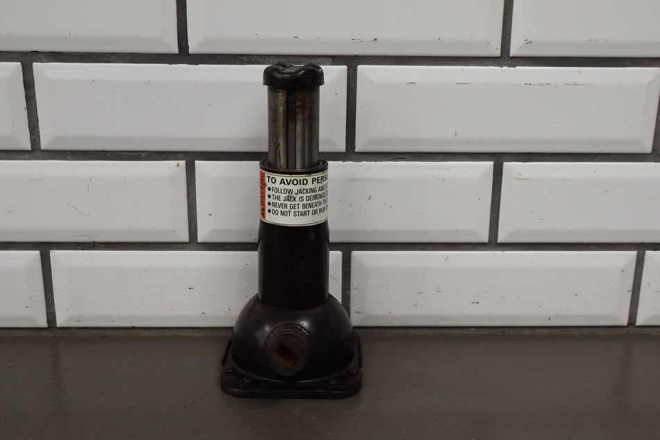 1998-2002 Isuzu Trooper Jack OEM