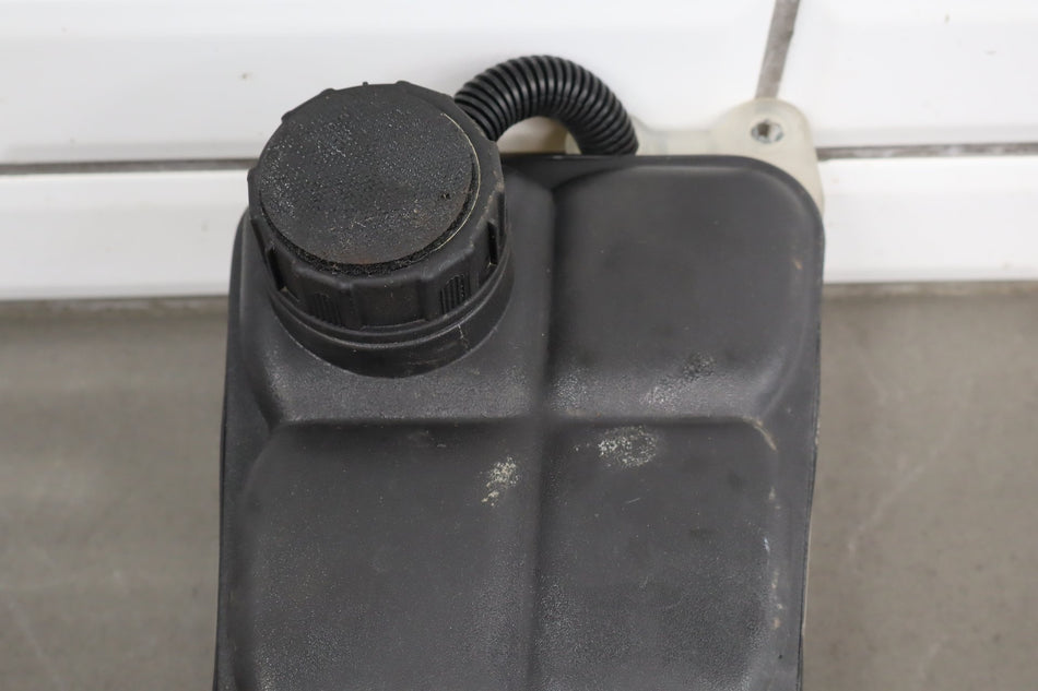 2005-2013 Chevrolet Corvette C6 - Radiator Coolant Overflow Bottle 10304487