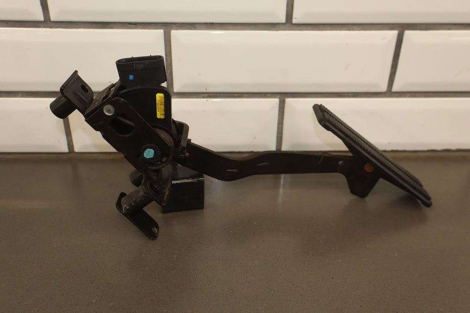 2008 Cadillac XLR Pedal Assembly OEM