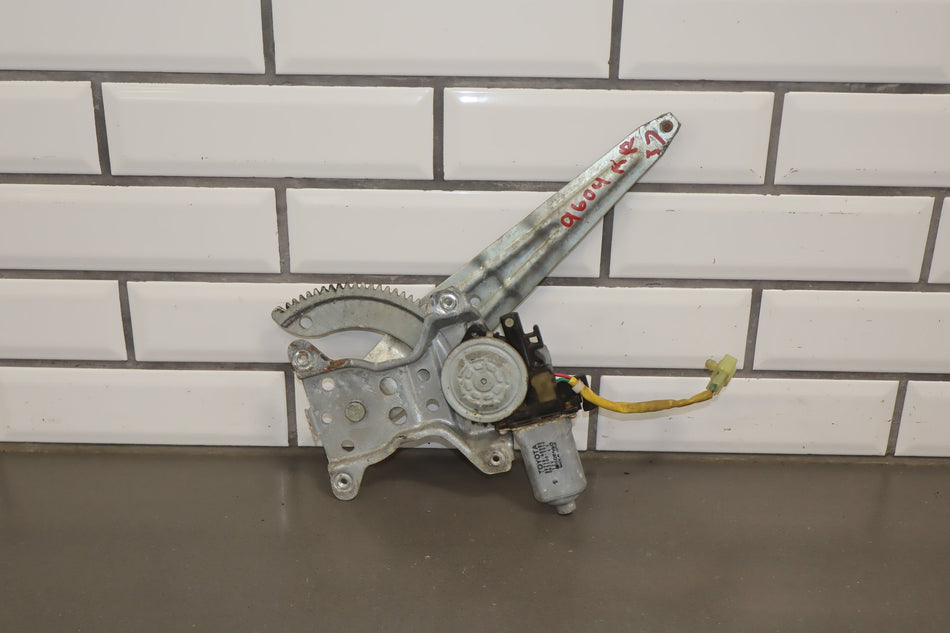 1991-1997 Toyota Land Cruiser Lexus LX450 Right Rear Door Regulator 6980360010