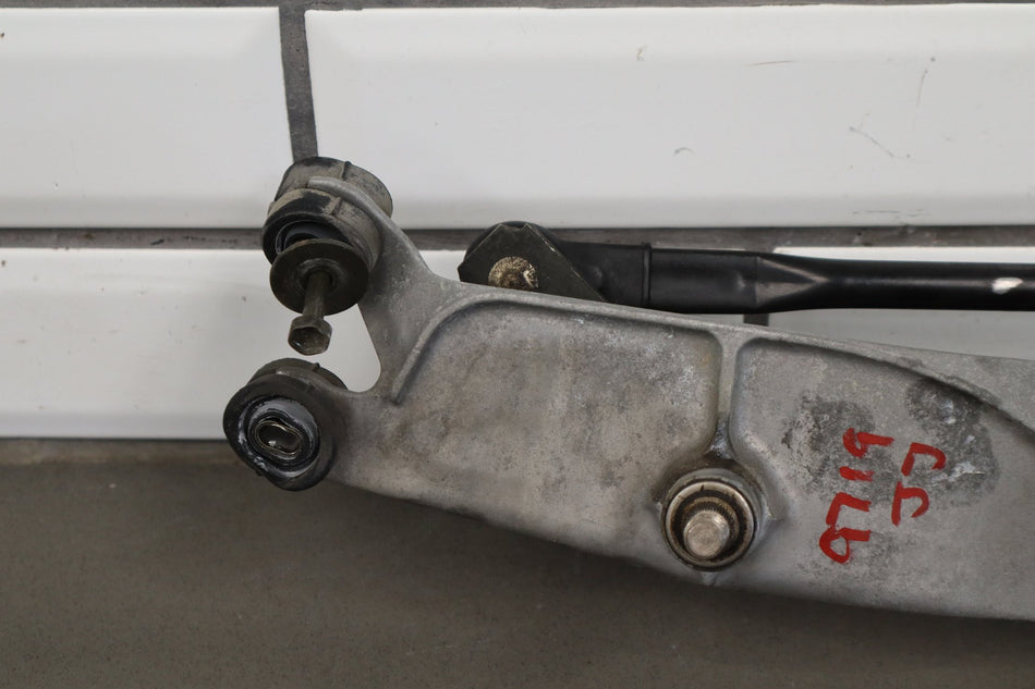 02-10 Lexus SC430 Z40 Front Wiper Motor With Linkage