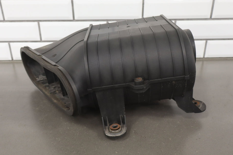 2003-2009 Hummer H2 - Air Cleaner With Intake Tube 19153610